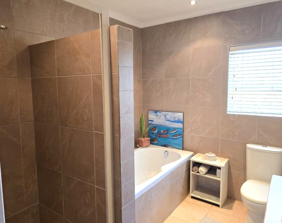 3 Bedroom Property for Sale in Denneburg Western Cape